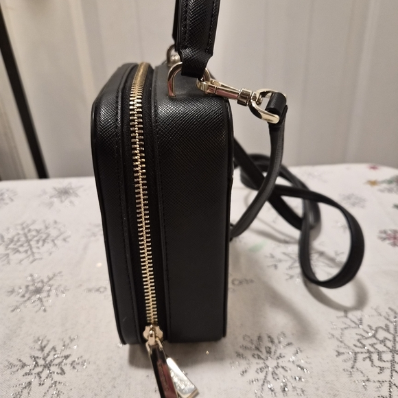 Kate Spade - Daisy Vanity Penguin Crossbody - Picture 3 of 7